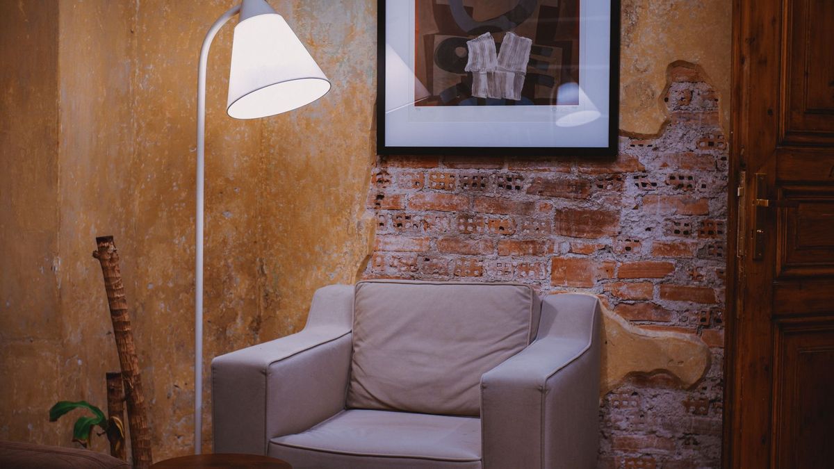 How to Create a Quiet Corner in a Small UK Flat Without Soundproofing
