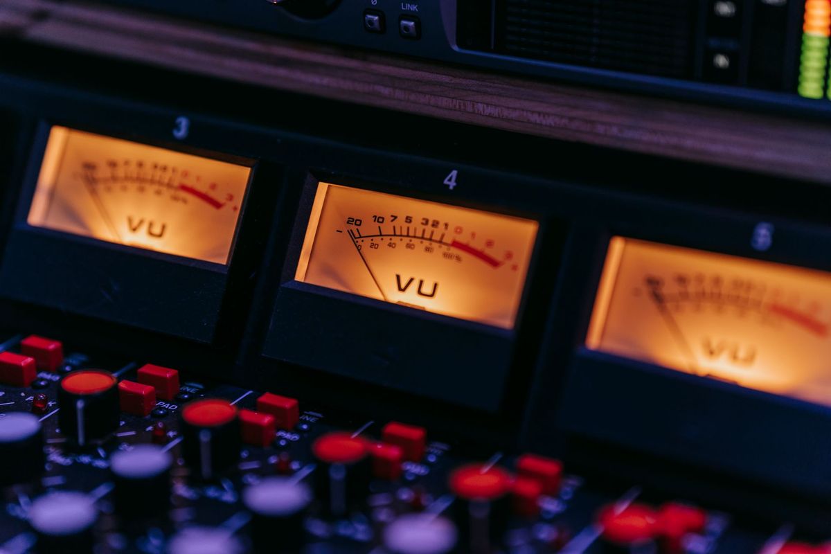Noise Control: A Beginner's Guide to Understanding Decibels at Home